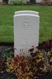 Berlin 1939-1945 War Cemetery - Nixon, Thomas Reginald